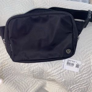 Lululemon Everywhere Belt Bag 2L Large Black